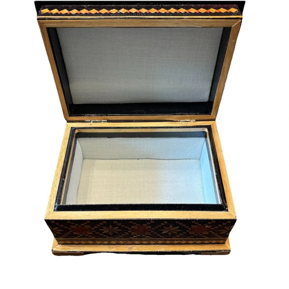 Vintage USSR Soviet‎ Marquetry Inlaid Wood Box Geometric Folk Art Trinket Box 4